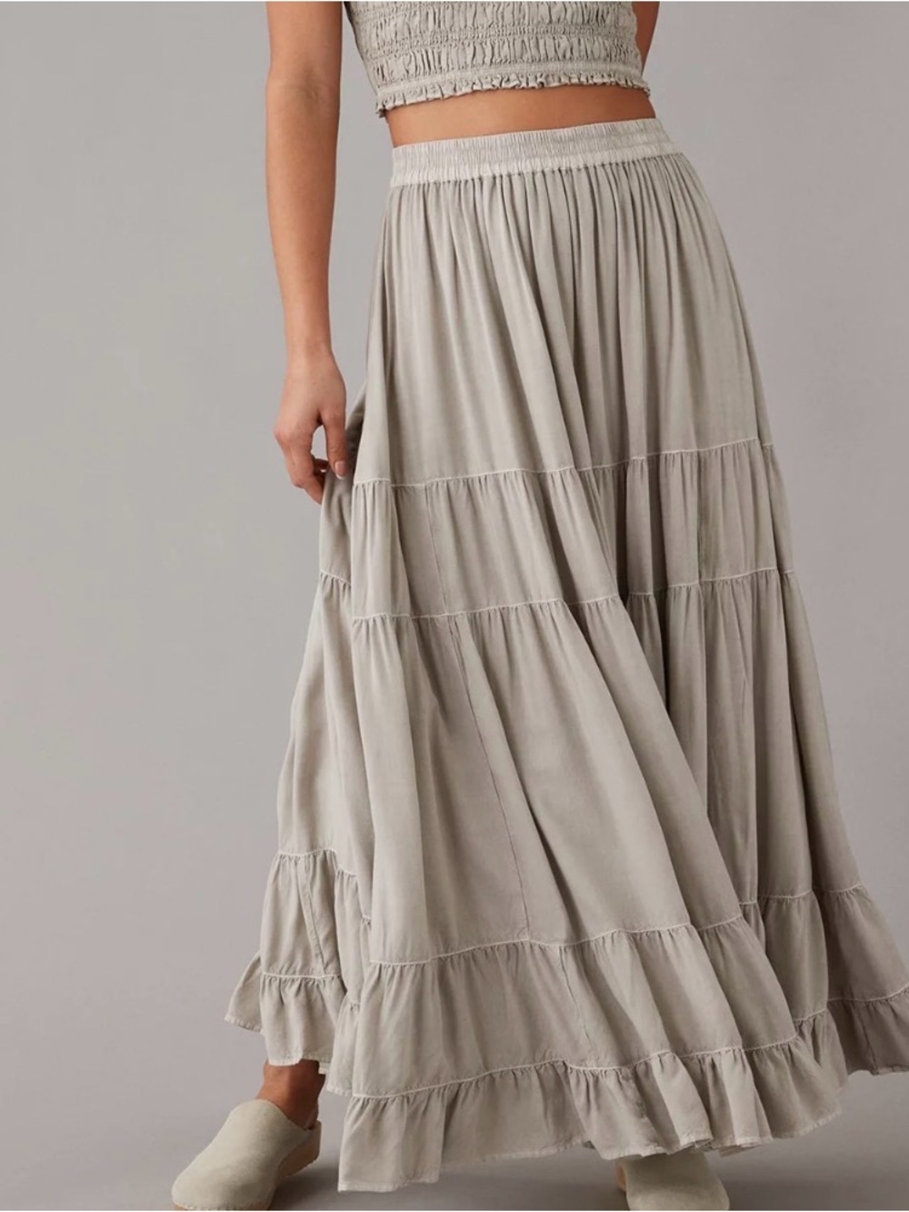 American Eagle Outfitters Tiered Maxi Skirt in Light Gray-Taupe
